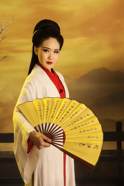 糖三藏的写真摄影作品《东方不败》