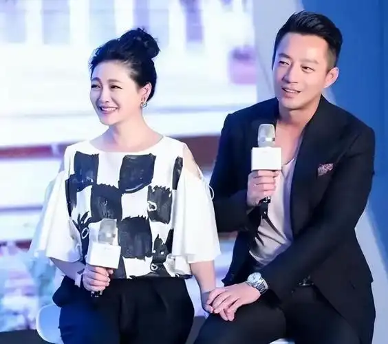 汪小菲怒了!台媒曝5月20日开庭要求大s出庭当面指证,评论区炸锅