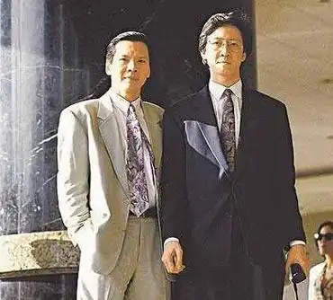 向华强和向华胜的父亲向前是一号厉害人物.