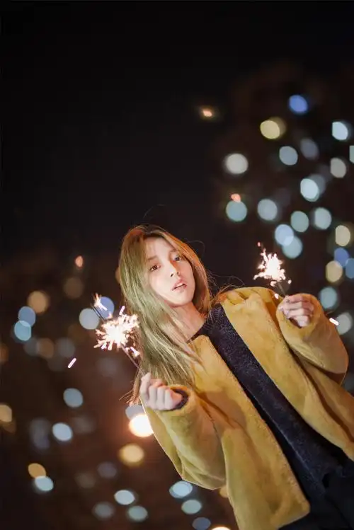 嫩模模夜景美拍 眼神迷离月色