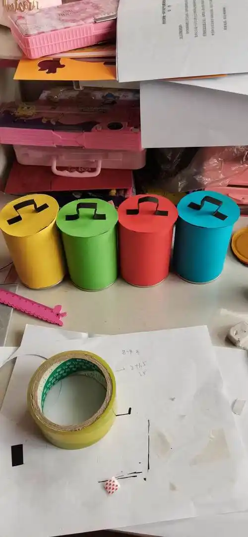 小垃圾桶还要给老师和同学们展示,先让他保持干净.