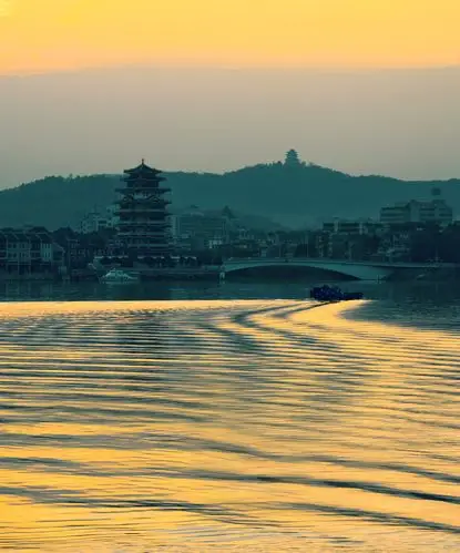 《暮色东江》 摄于广东惠州东江边.