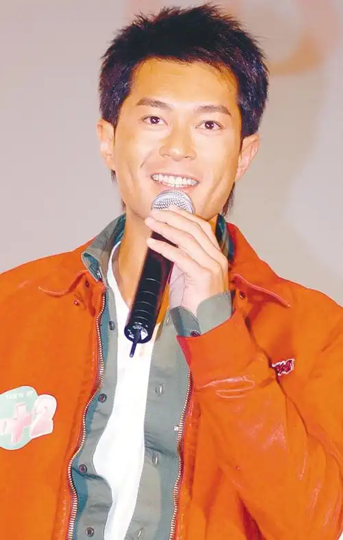 古天乐绽放笑容