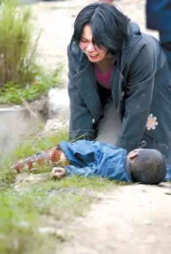 小桥护栏缺口 3龄童落水身亡(图)