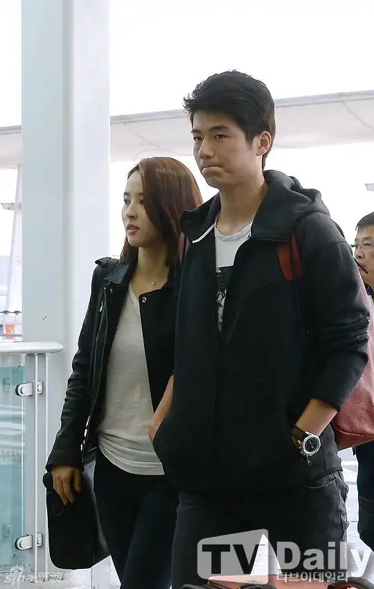 韩惠珍,奇诚庸亮相机场