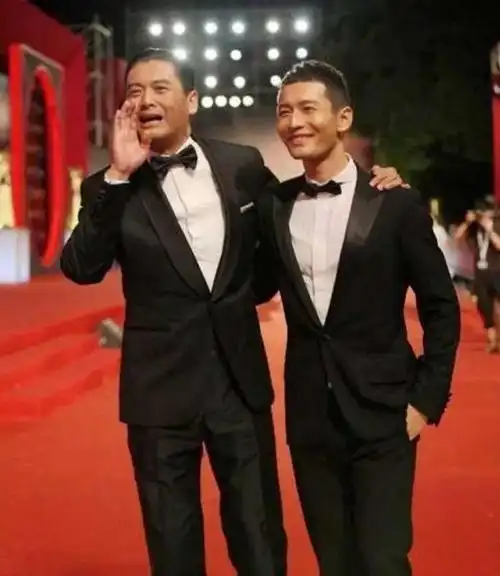 周润发自曝真实身高,有点差距,网友:打了多少人的脸