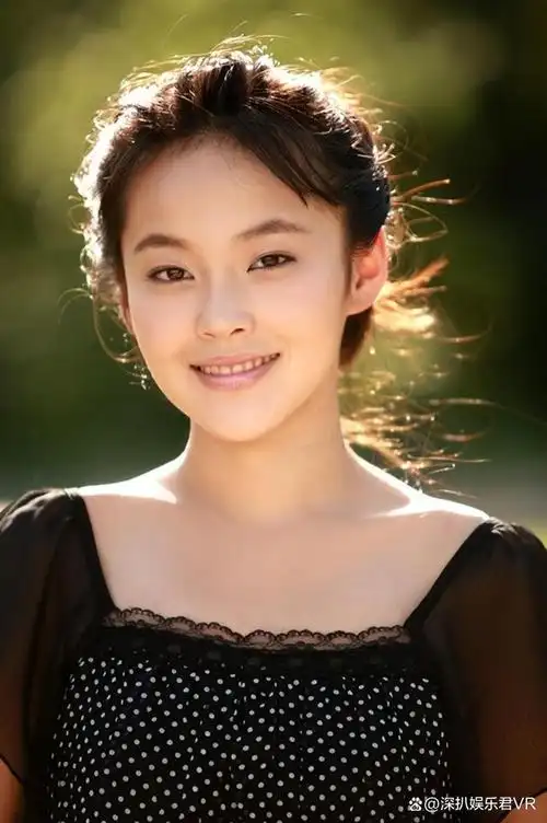 在娱乐圈中,张佳宁是一个备受关注的女演员.