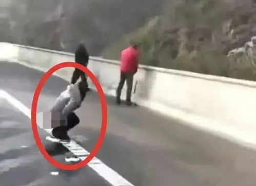 尿急啊我等了整整四十多分钟时间最长的一次小编就经常路过蓉遵高速