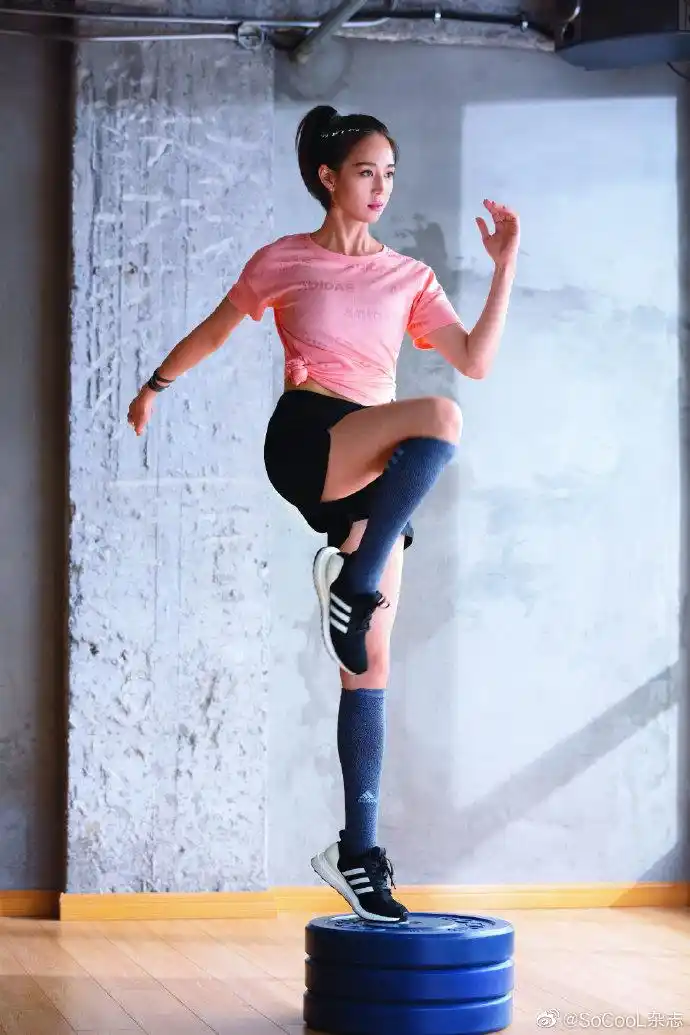 去年,阿迪达斯推出创意训练者联盟,以"就这么练"为主