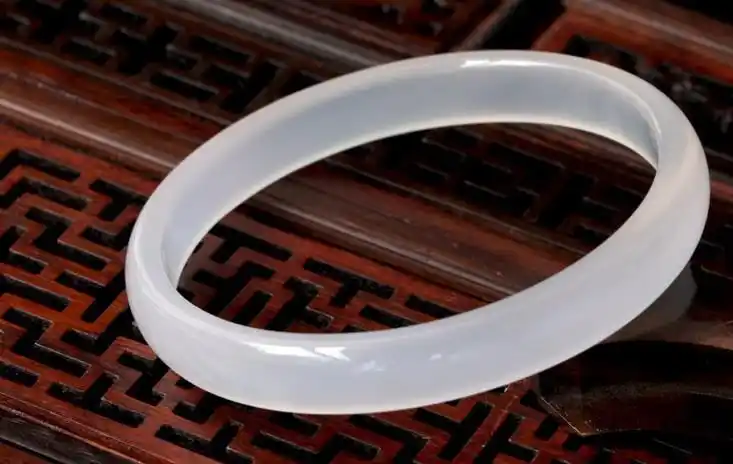 天然a货玛瑙白玉髓手镯无染纯色巴西冰种白玛瑙玉镯 宽窄可选