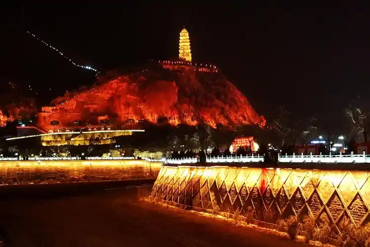 革命圣地延安夜色迷人风景如画