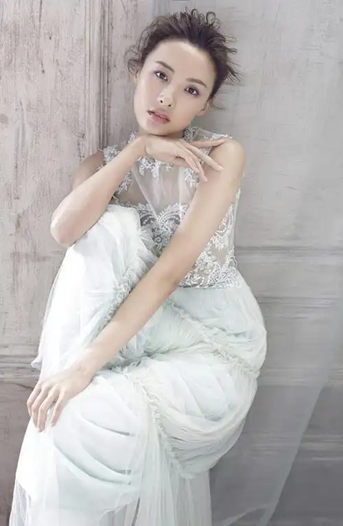 郑罗茜中文名:郑罗茜/英文名:rossi/国籍:中国血型:o型/身高:169cm