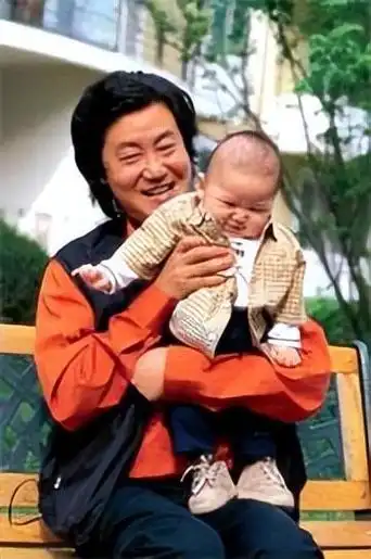 回顾丁芯和丈夫赵宝刚丁克18年愁坏婆婆40岁意外得子全家乐开怀