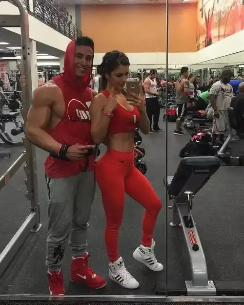 肌肉男女健身房强啪单身的我已哭瞎