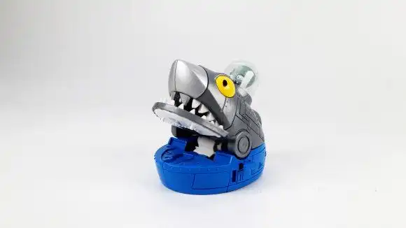 机械鲨鱼来袭植物大战僵尸周边变形玩具评测