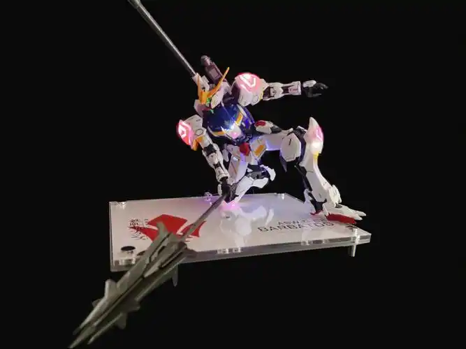 着羁绊」被灯组耽误了半个月眼部特效不是很服帖 但胜在拍照好看#高达