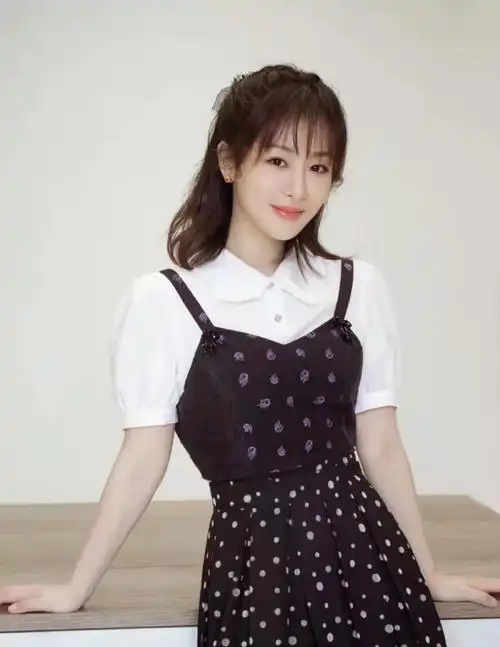 发型可以提高颜值,瞧杨紫扎起马尾辫,可爱甜美像邻家妹妹