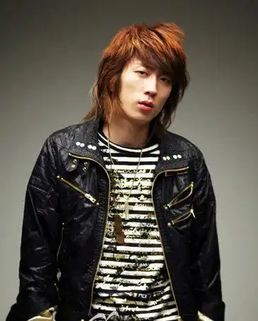 前hot成员李在元涉嫌强奸练习生被告上法庭