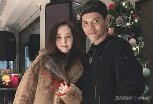 向佐郭碧婷恋爱向华强背景不简单其儿女都怎么样