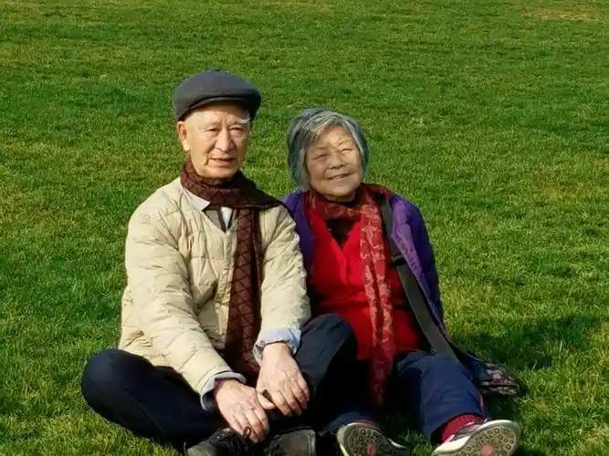 陪老人走过生命的最后日子.