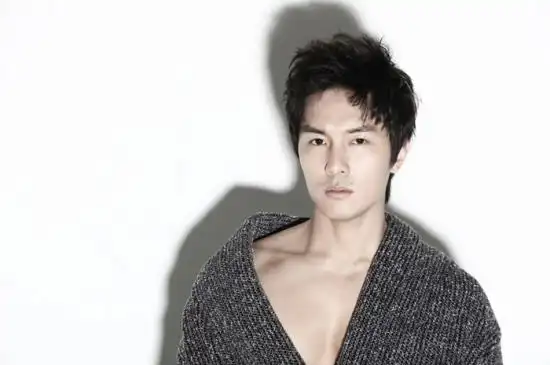 金烔完,通过"1010club"dj国内活动"开始