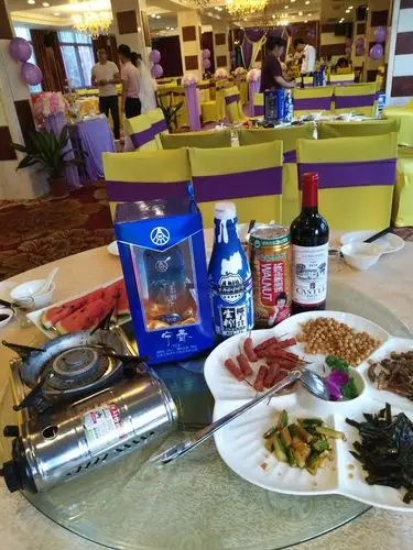 德化县泉凤酒行宁春五粮液总代理办桌现场照片