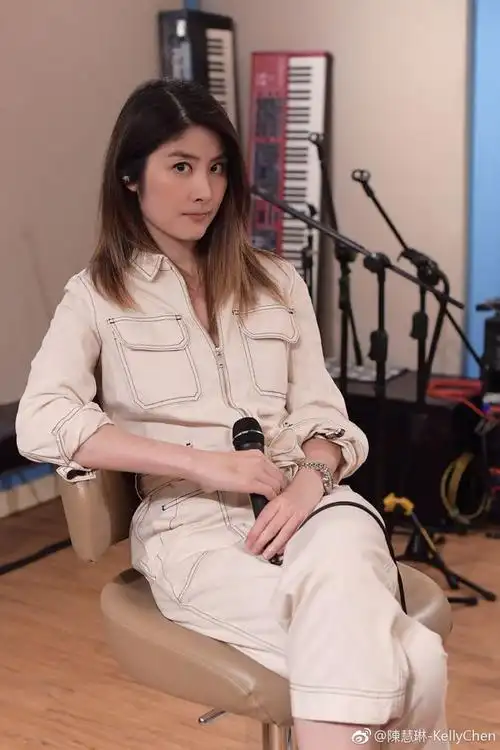 做歌手上面,但也涉及到了演戏,曾在《无间道3:终极无间》里饰演李心儿