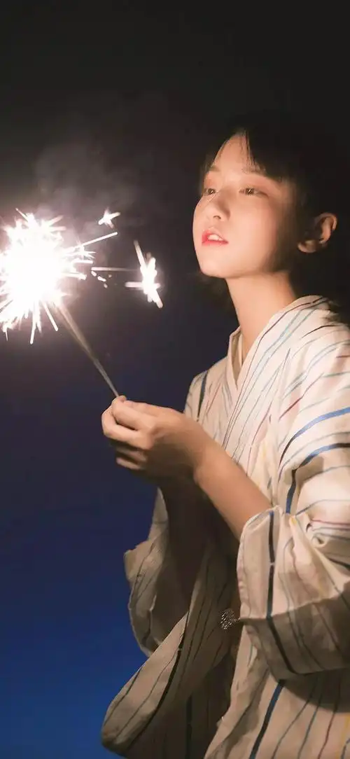 背景 明星 成果 烟花 深色 蓝色 休闲 可爱 小姐姐