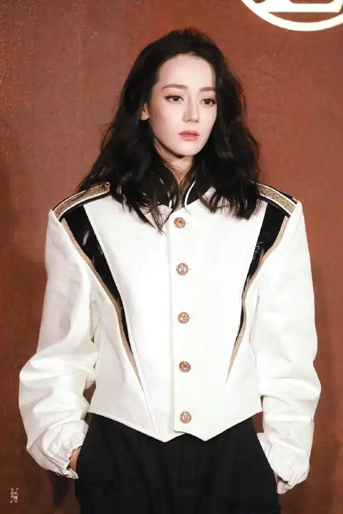 迪丽热巴超话#迪丽热巴王子装#2021.11.