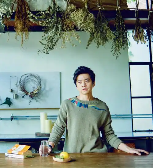 我有一个好朋友,他是歌手李健