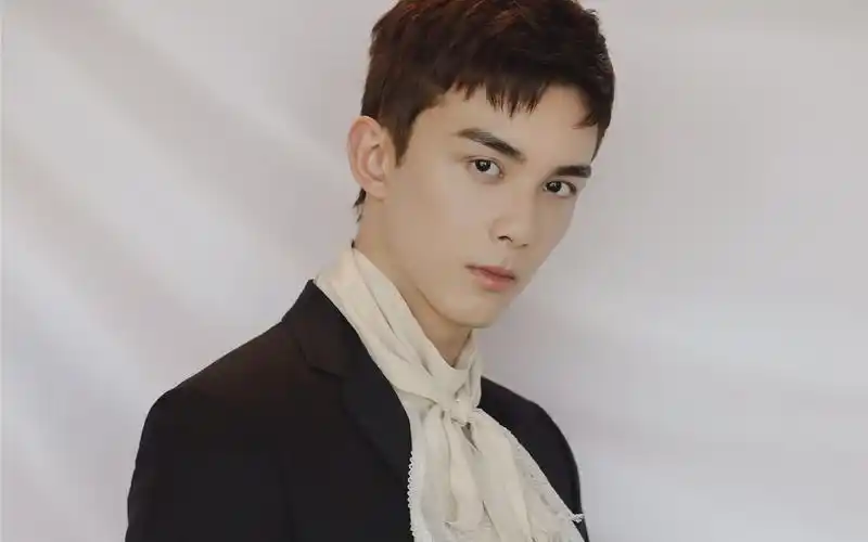 吴磊儒雅绅士写真图片桌面壁纸-大陆明星-手机壁纸下载-美桌网