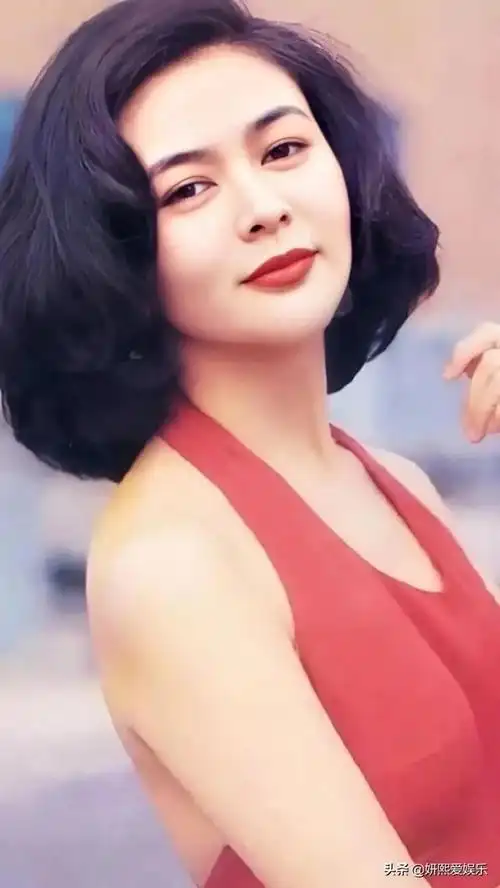 年轻时的关之琳,五官精致,妩媚多姿,不愧是香港第一美女_网易订阅