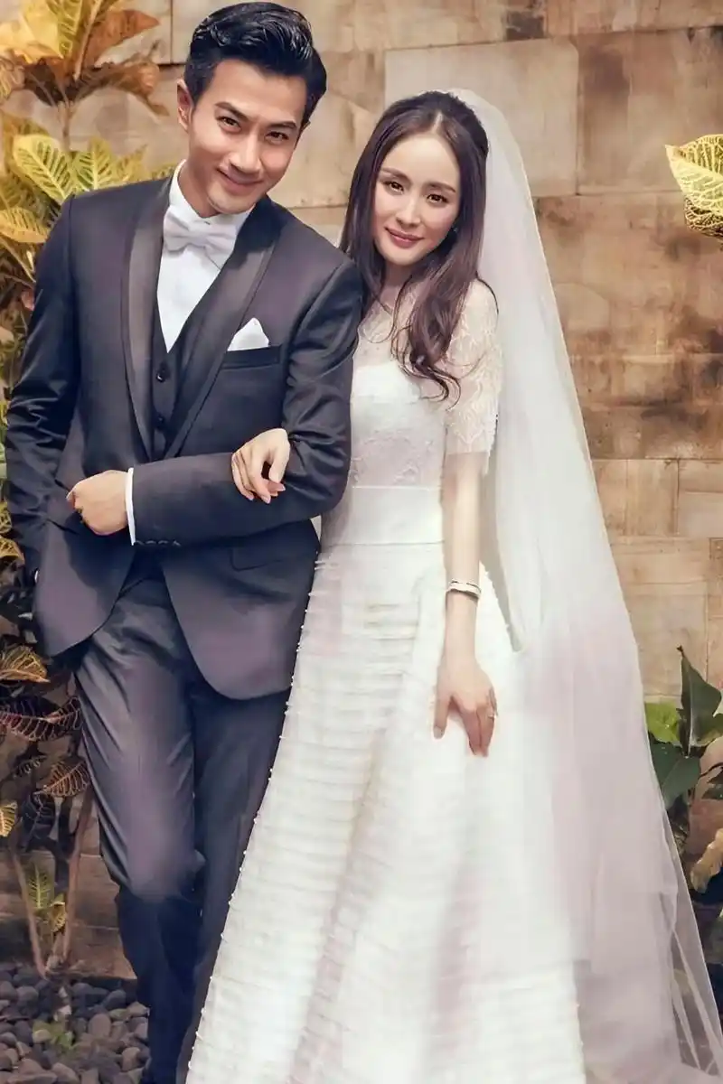 杨幂10年前婚礼!那时她还相信爱情
每次看到杨幂婚礼,都会感