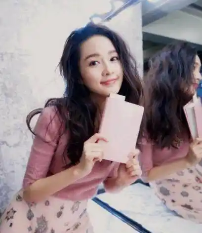 新妈妈李沁到来小山竹反应萌化众人,这反应简直……_节目_实习_邓论