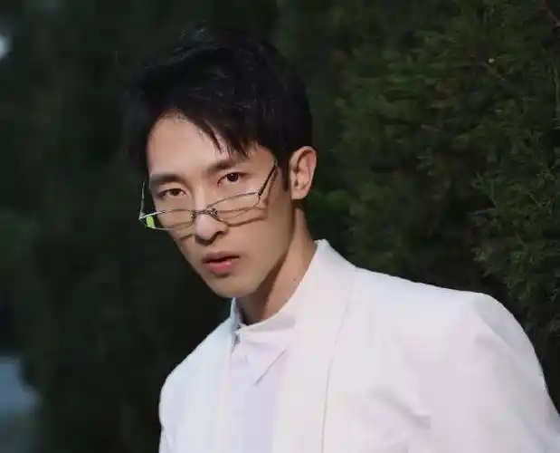 网红阿沁刘阳分手疑似男方出轨好闺蜜