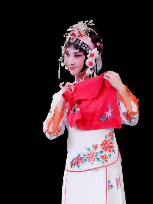 跨越悲喜两重天丨北京京剧院花旦翘楚王岳凌献演荀派名剧勘玉钏