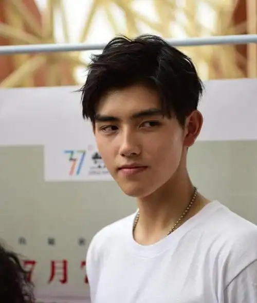 同是陈凯歌的儿子,两人同框大对比,网友:差距真明显