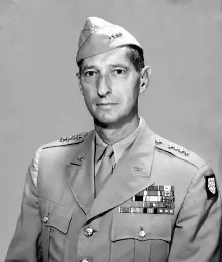 二战中美军上将克拉克 为何被其部下称为"杀人犯"