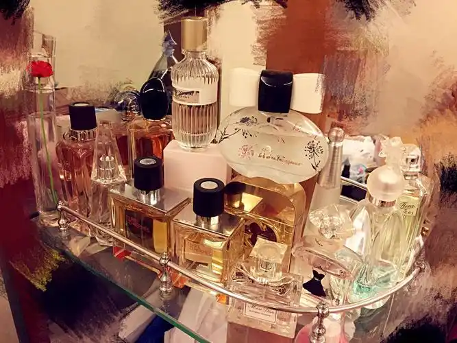 女生化妆品可以多到什么程度?