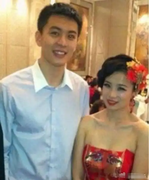 疑杨鸣老婆曾发文和不爱的人结婚情人资料工作曝光令人吃惊