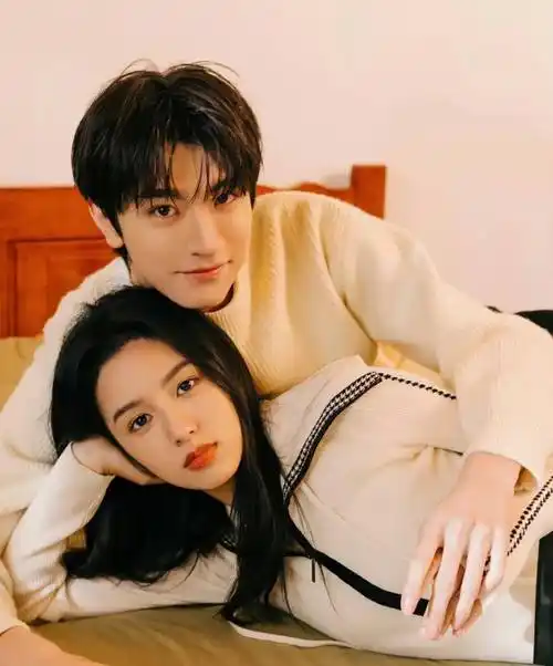 炎亚纶超爱汪东城?杨幂陪孩子过年?赵薇周迅旧怨瓜?周冬雨资源降级?