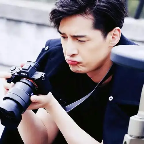 胡歌阳光帅气的男神阳光又帅气迷妹们沸腾了