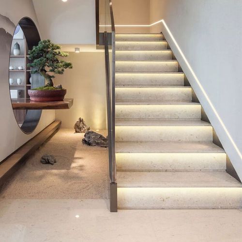 卡心网红楼梯感应踏步灯智能追光流水灯带控制器别墅台阶嵌入式线条灯