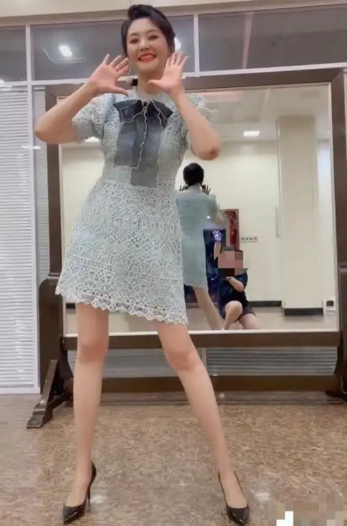 回顾方琼:在央视干15年,却只是个临时工,为何这么"惨"?