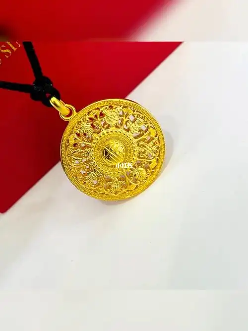 老凤祥古法罗盘吊坠