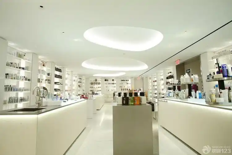经典化妆品店吊顶造型效果图_装信通网效果图