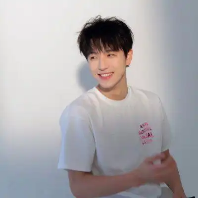 特别随意的男生真人帅气头像超酷男生真人气质高清图片大全