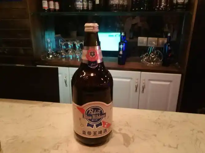 蓝带王啤酒