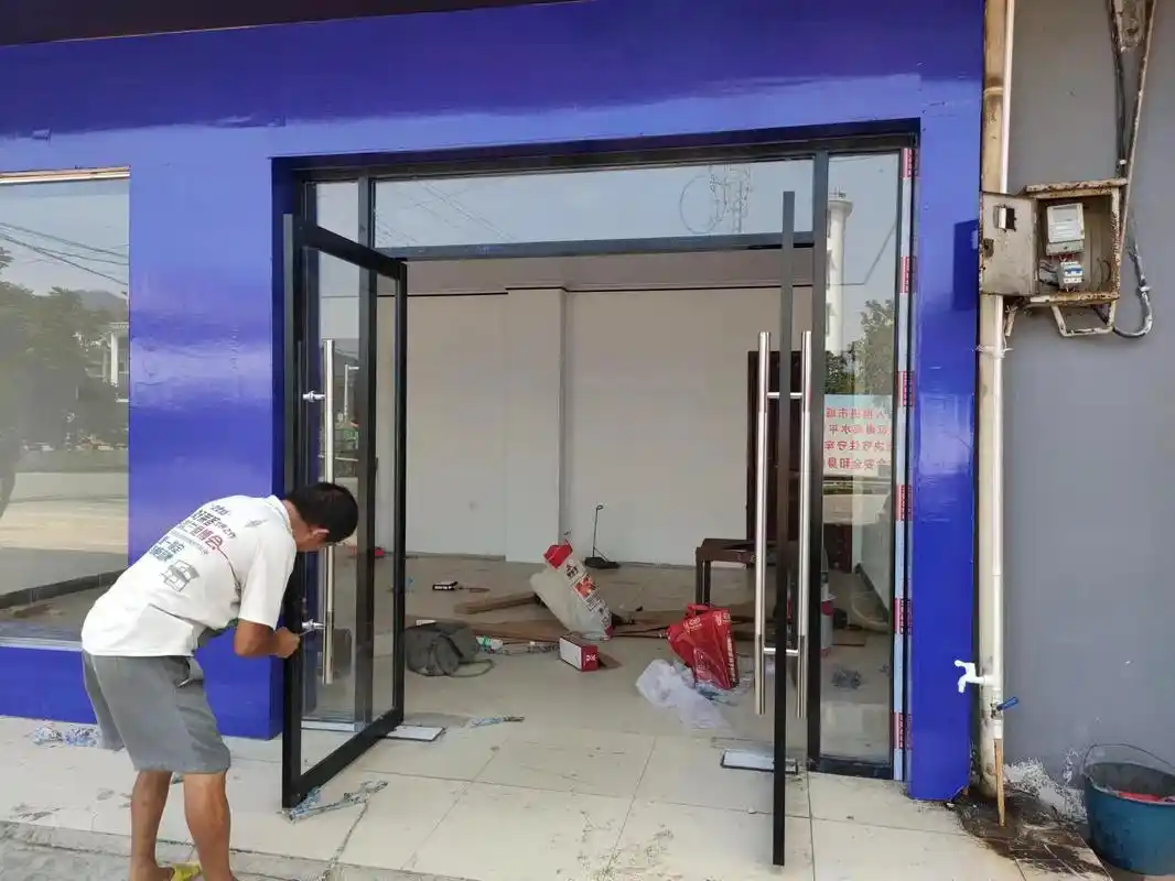 地弹簧门.没有一份工作不辛苦,更没一处人事不复杂,无论你当下 - 抖音