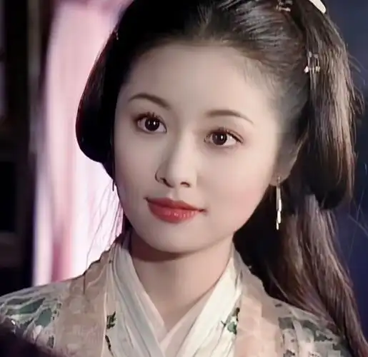 林心如年轻时的古装造型很不错,好多都比《还珠格格》里的好看